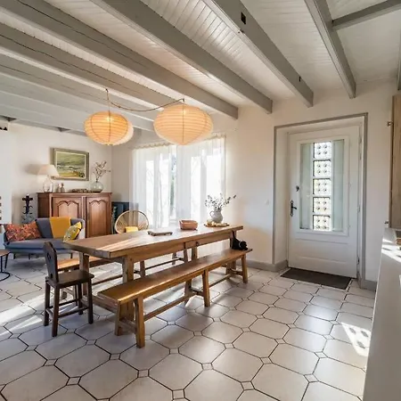 Maison De Pecheurs Avec Vue Sur Et Brehat *